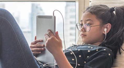 does listening to music count as screen time? how it affects our daily life